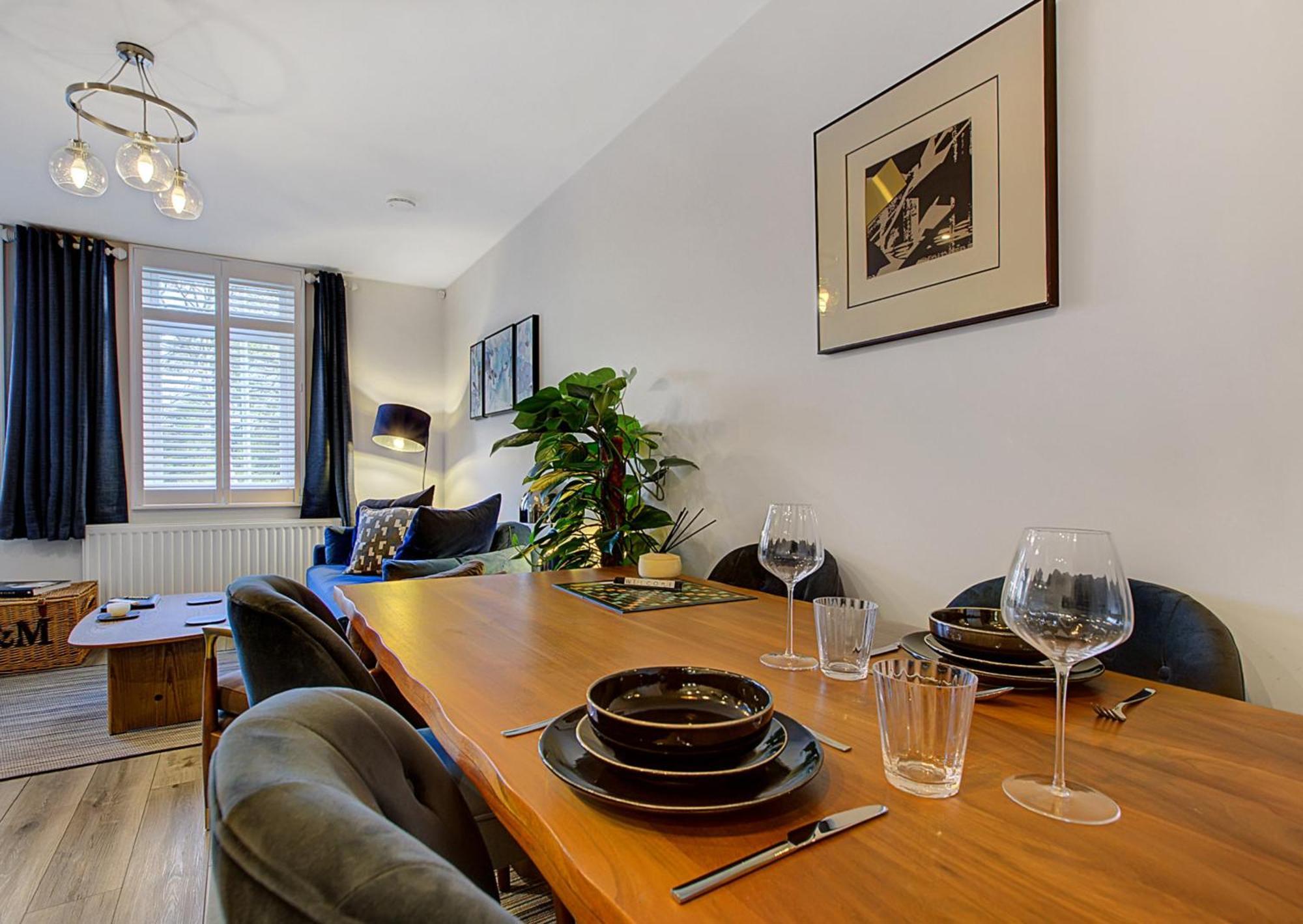 Stylish, Business Traveller Friendly Apartment, With Free Parking And Netflix Farnborough  Esterno foto