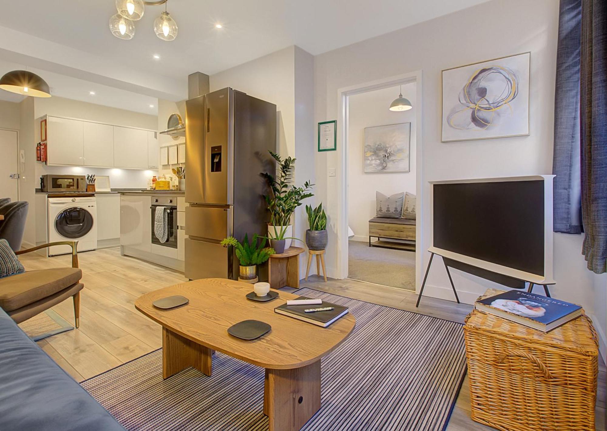Stylish, Business Traveller Friendly Apartment, With Free Parking And Netflix Farnborough  Esterno foto